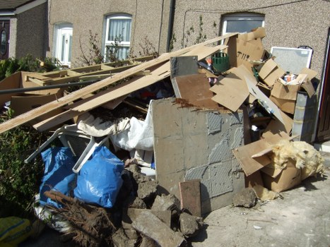Different sizes and types of skips for hire